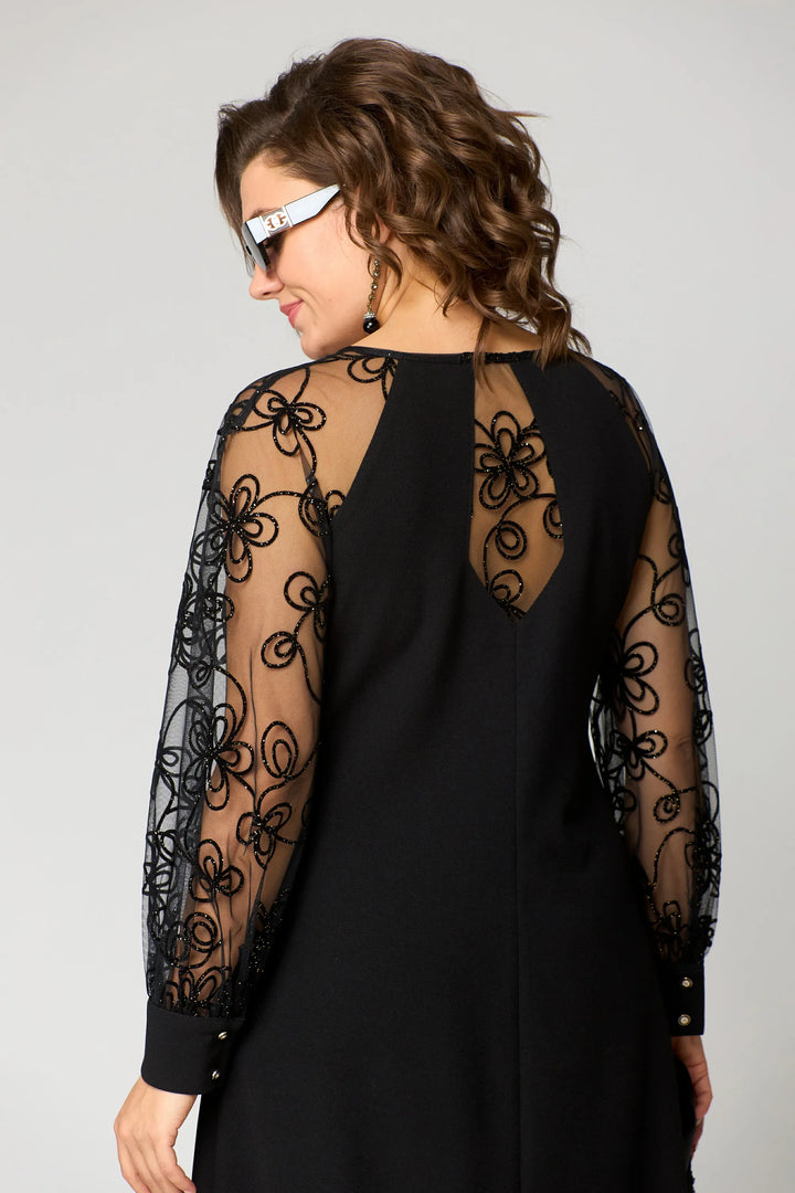 Edyth™ Elegante Spitzenkleid" could be rewritten as "Edyth™ Elegant Lace Dress.