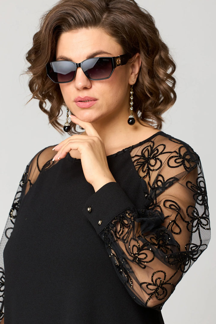 Edyth™ Elegante Spitzenkleid" could be rewritten as "Edyth™ Elegant Lace Dress.