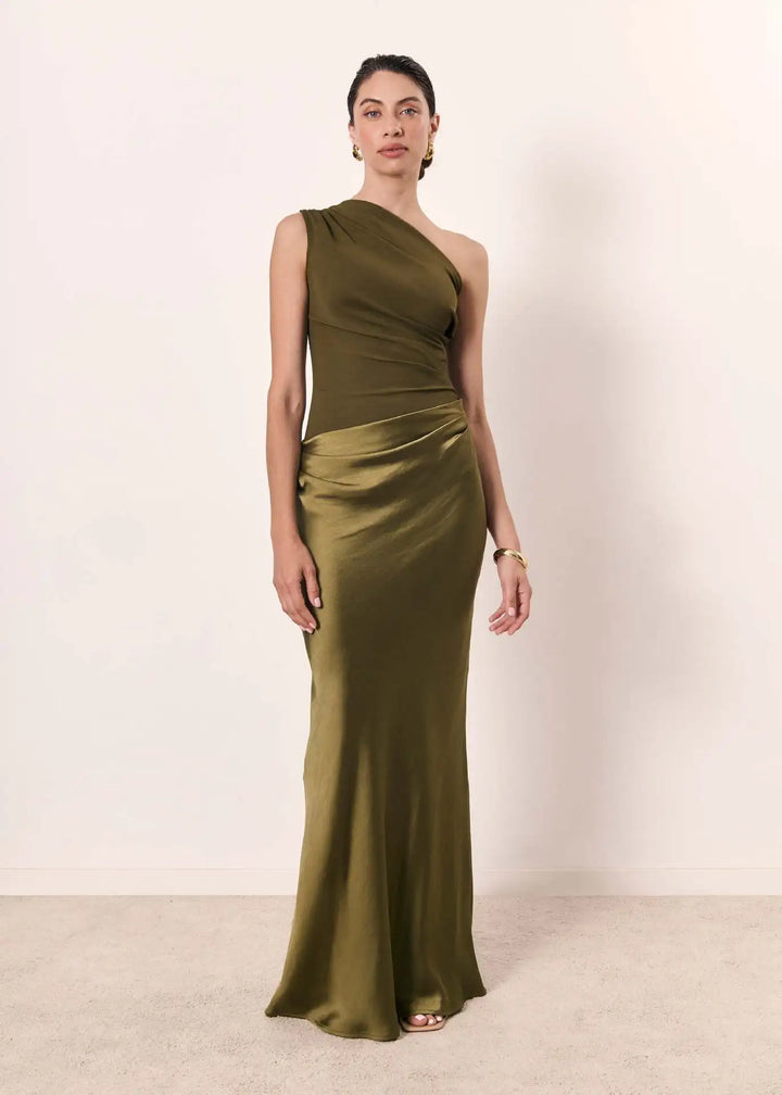 Sophia | Satin-Maxikleid mit einem Hauch von Eleganz