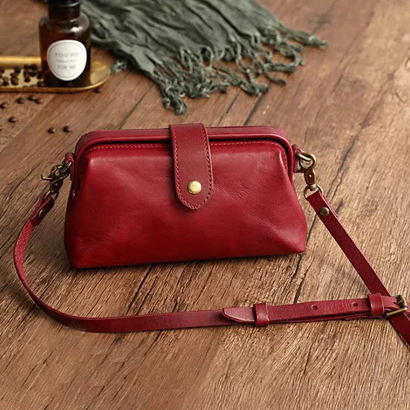 Velissas zeitloser Charme | Einzigartige Damenhandtasche