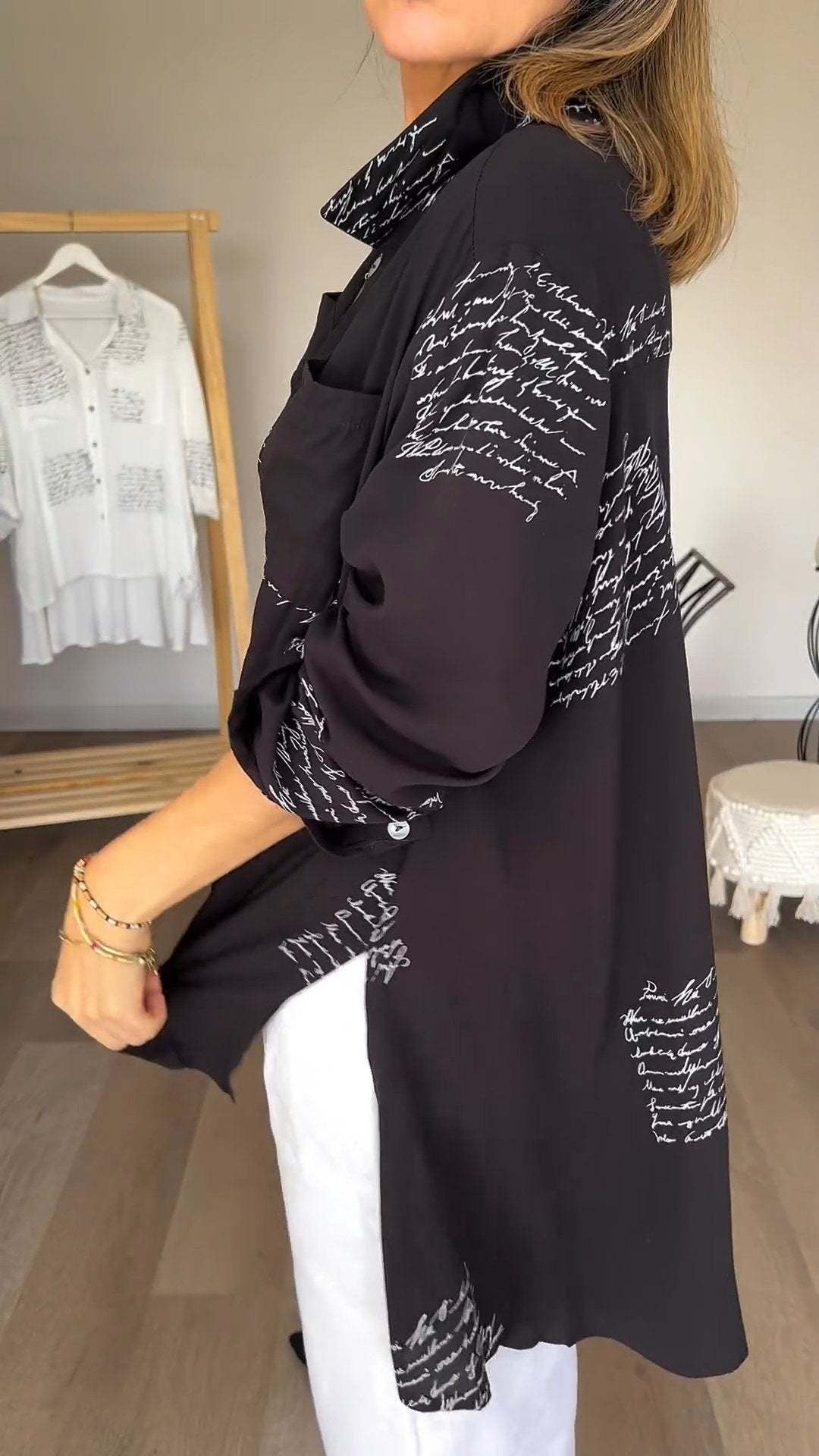 Zoey - Handgeschriebene Button-Up Bluse