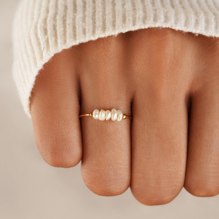 Klassischer Ring aus Süßwasserperlen