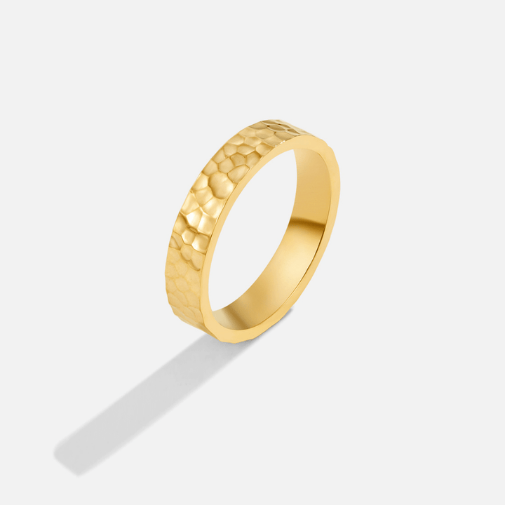 Bague Dorcas aus gehämmertem Gold