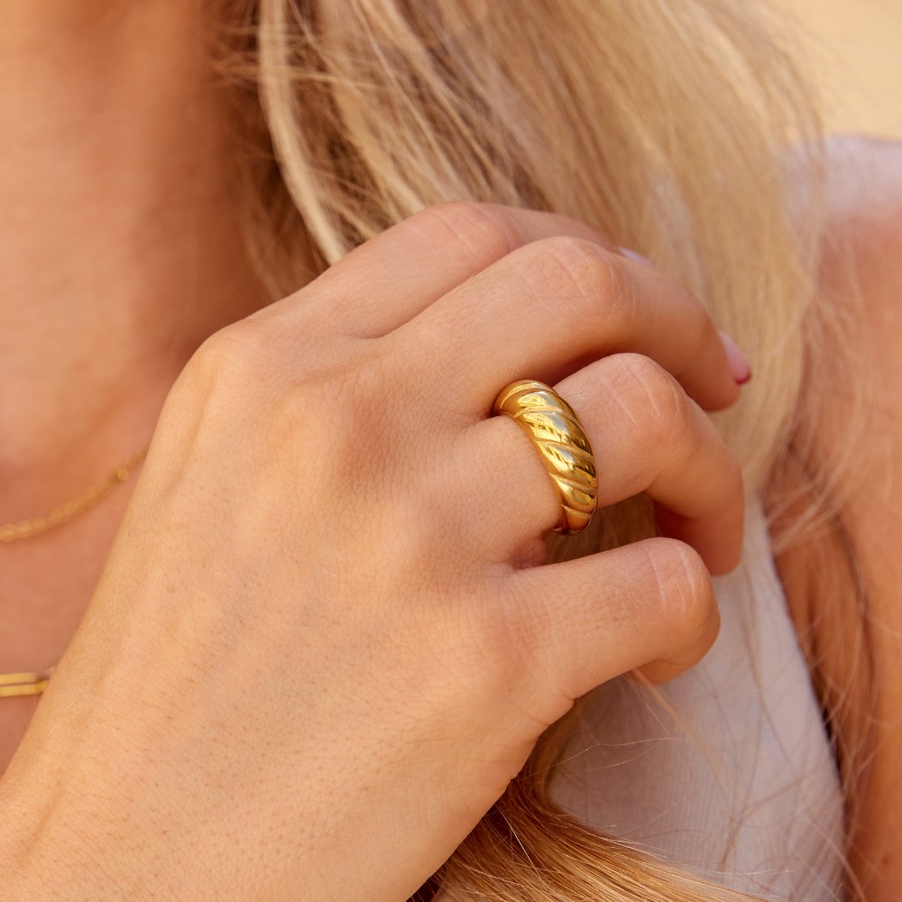 Goldene Croissant-Ring
