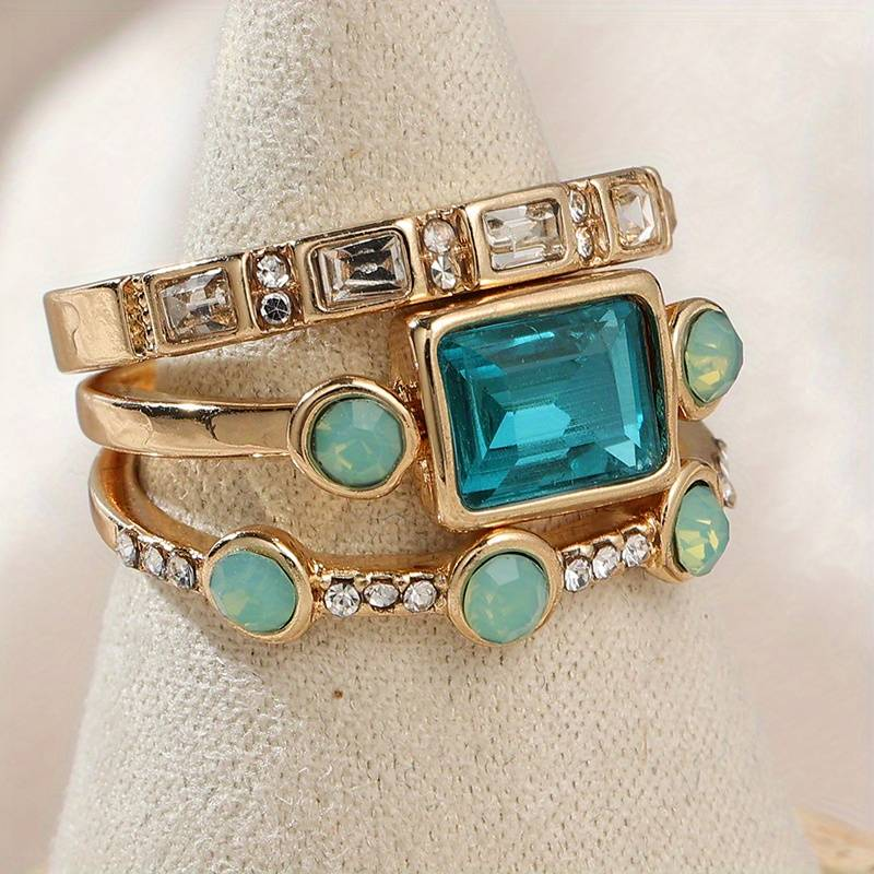 Vintage-Ring aus blauem Kristall