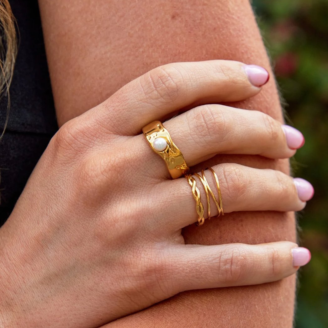 Dreifach gedrehter Goldring