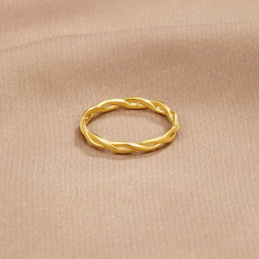 Dreifach gedrehter Goldring