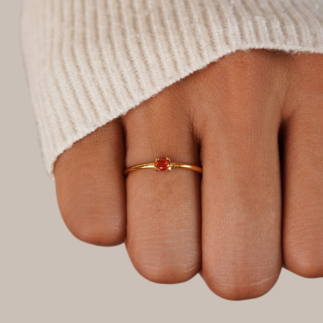Goldring mit Geburtsstein für Juli