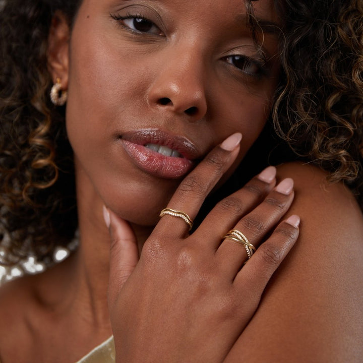 Juni-Ring aus Gold und Kristall