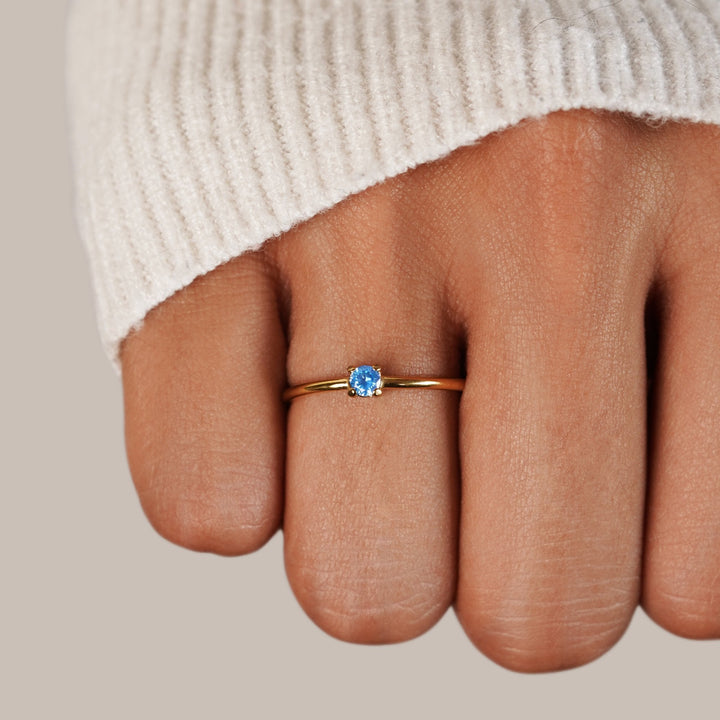Goldring mit Geburtsstein des Monats März