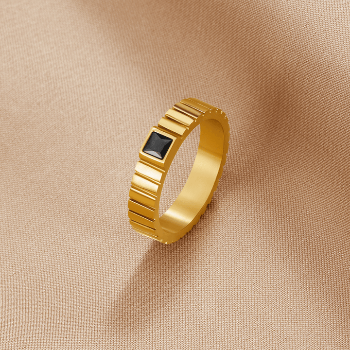 Talia Ring aus schwarzem Gold